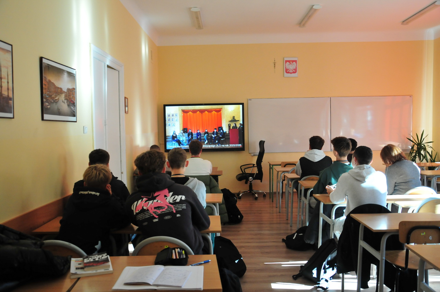 Zdjęcie Debata na przewodniczącego SU 2025 (17)ec880c44-c012-423f-896d-de6affd99028.JPG w galerii Debata kandydatów na stanowisko Przewodniczącego Samorządu Uczniowskiego